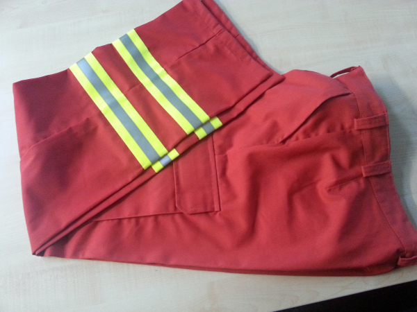 Bundhose rot Mischgewebe